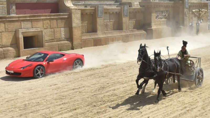 Tập tin:170512112242-ferrari-horse-chariot-tease-super-tease.jpg